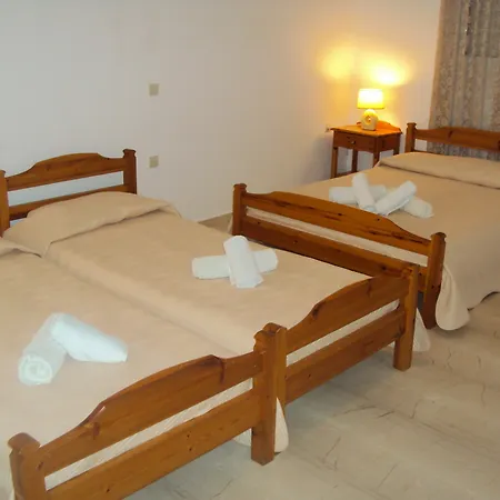 Bella Sant 2* Perissa (Santorini)