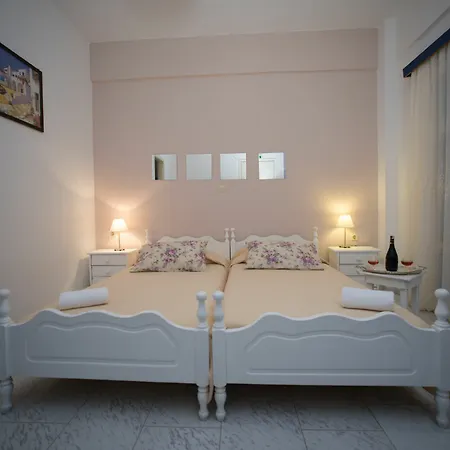 Bella Sant 2* Perissa (Santorini)